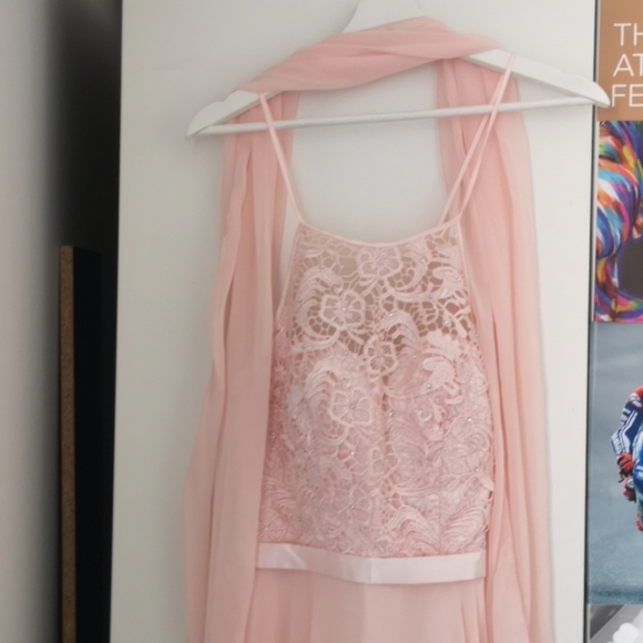 Floor length ballroom gown - Picture 2 of 4